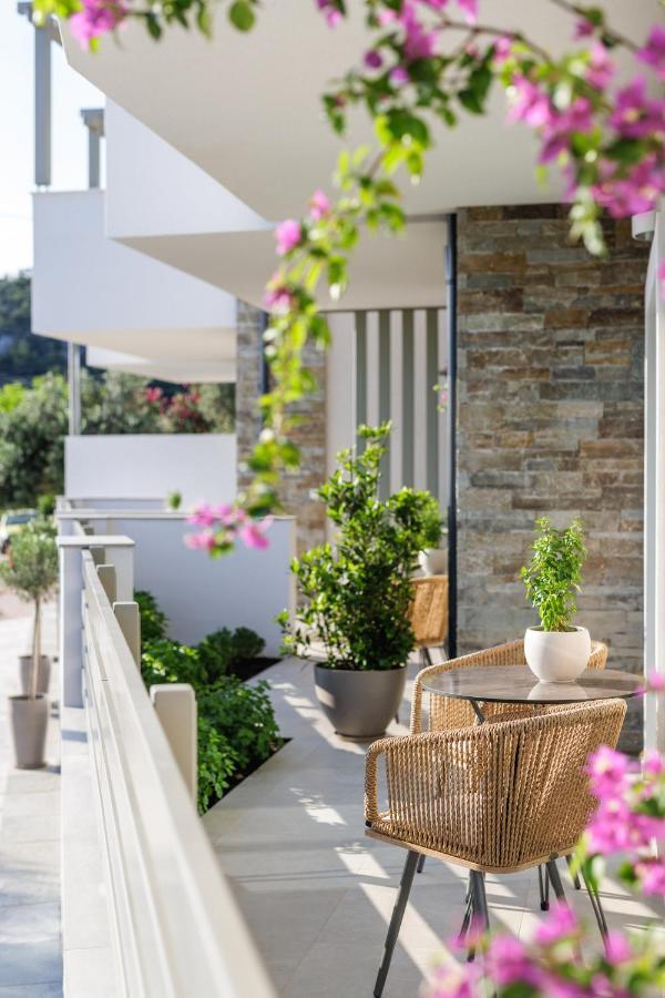 Helia All Seasons Apartments Astris Exteriör bild